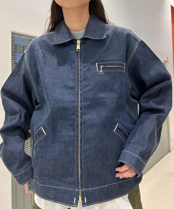 清水 彩乃さんの「BEAMS WOMEN｜【別注】BUZZ RICKSON'S / ポプリン アーミーパンツ」を使ったコーディネート