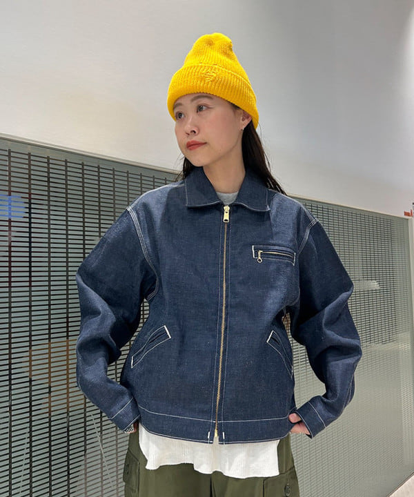 清水 彩乃さんの「BEAMS WOMEN｜【別注】BUZZ RICKSON'S / ポプリン アーミーパンツ」を使ったコーディネート