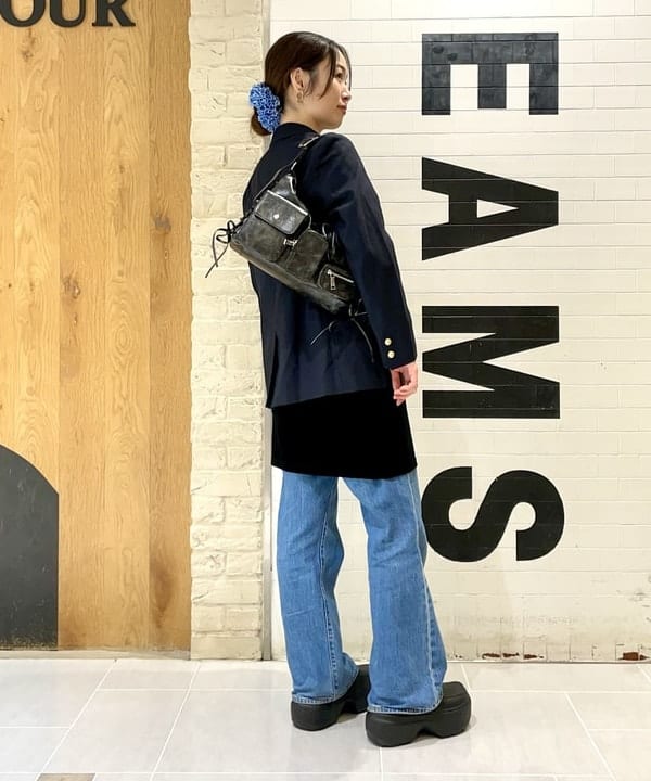 カタヤマ アヤさんの「BEAMS WOMEN｜BEAMS BOY / ポリエステル ウール 3ボタン ブレザー」を使ったコーディネート