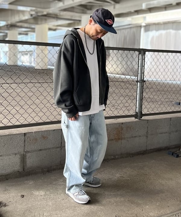 ザキサンさんの「BEAMS WOMEN｜LvsS/T_BgyCptLEVI'S(R) / BAGGY CARPENTER」を使ったコーディネート