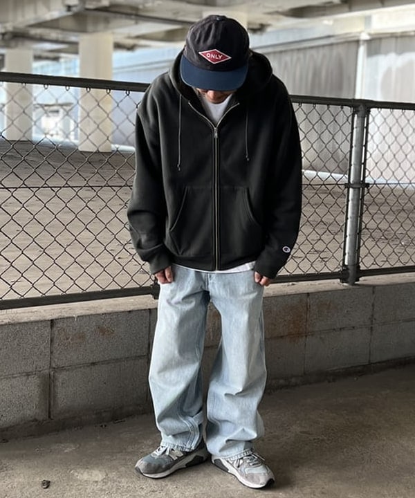 ザキサンさんの「BEAMS WOMEN｜LvsS/T_BgyCptLEVI'S(R) / BAGGY CARPENTER」を使ったコーディネート