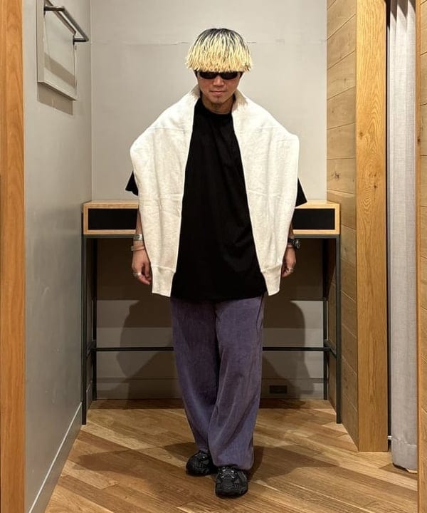 三宅 康平さんの「BEAMS WOMEN｜フェード ワイド スウェット パンツ」を使ったコーディネート