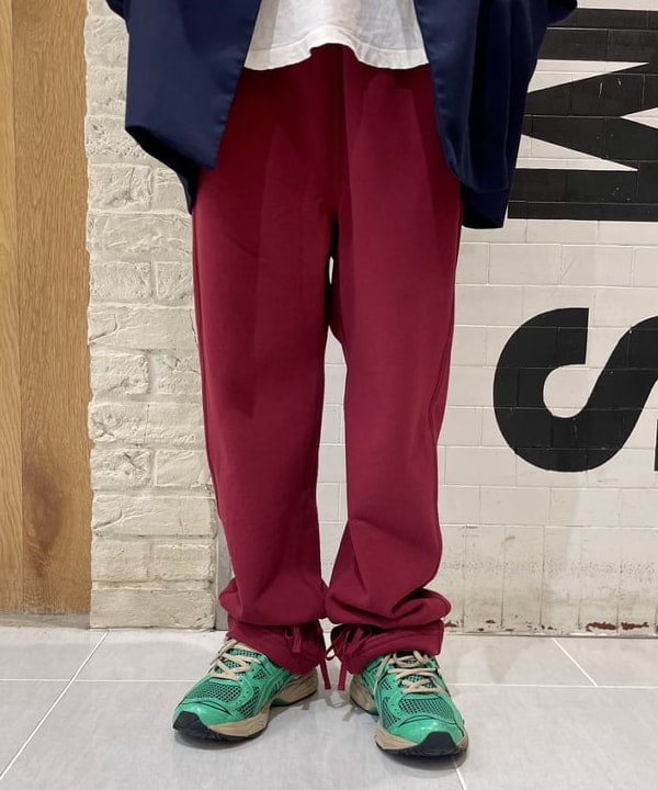 amaさんの「BEAMS WOMEN｜ヘム アレンジ スウェット パンツ」を使ったコーディネート
