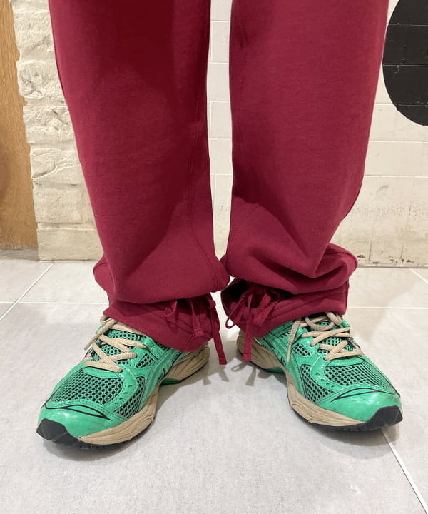 amaさんの「BEAMS WOMEN｜ヘム アレンジ スウェット パンツ」を使ったコーディネート