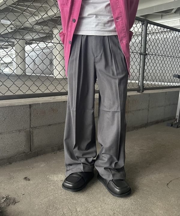 タマイユウトさんの「BEAMS WOMEN｜2プリーツ ワイド スラックス」を使ったコーディネート