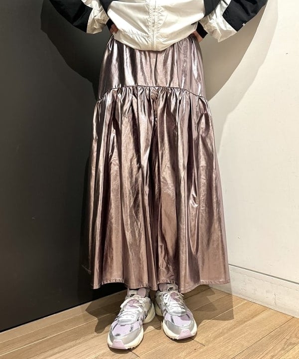 sakuraさんの「BEAMS WOMEN｜メタリック ギャザー スカート」を使ったコーディネート