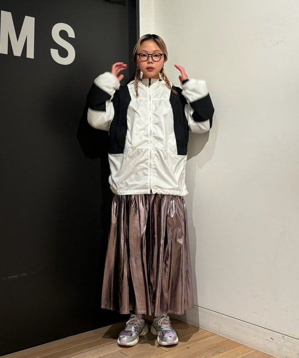 sakuraさんの「BEAMS WOMEN｜メタリック ギャザー スカート」を使ったコーディネート