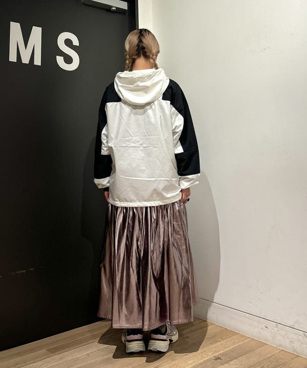 sakuraさんの「BEAMS WOMEN｜メタリック ギャザー スカート」を使ったコーディネート
