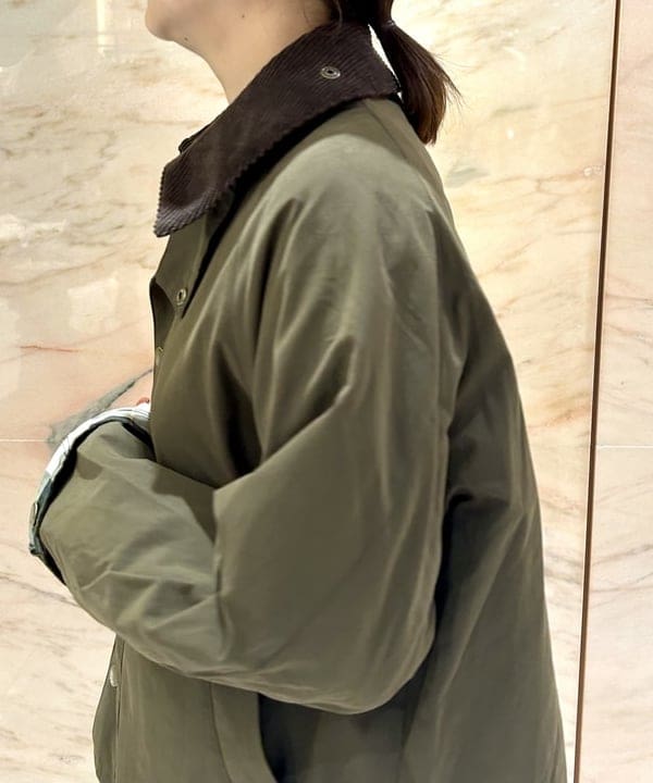 西村 章代さんの「BEAMS WOMEN｜ATON / ウールトロピカル ワイドイージーパンツ」を使ったコーディネート