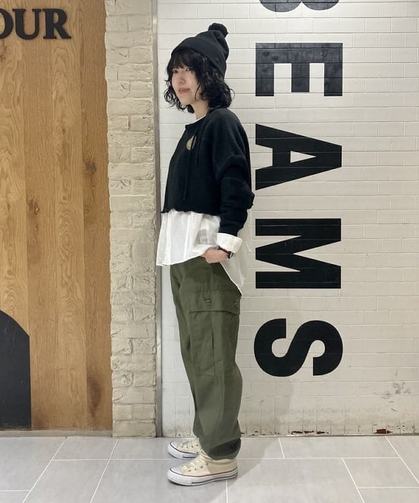 小原 もこさんの「BEAMS WOMEN｜【別注】BUZZ RICKSON'S / ポプリン アーミーパンツ」を使ったコーディネート