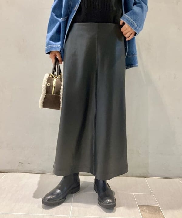 五十峯 さよさんの「BEAMS WOMEN｜BAUM UND PFERDGARTEN / CHELLI アルパカ リブニット」を使ったコーディネート
