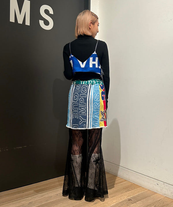 佐藤 亜美さんの「BEAMS WOMEN｜リブ タートルネックニット」を使ったコーディネート