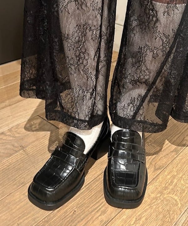 佐藤 亜美さんの「BEAMS WOMEN｜リブ タートルネックニット」を使ったコーディネート