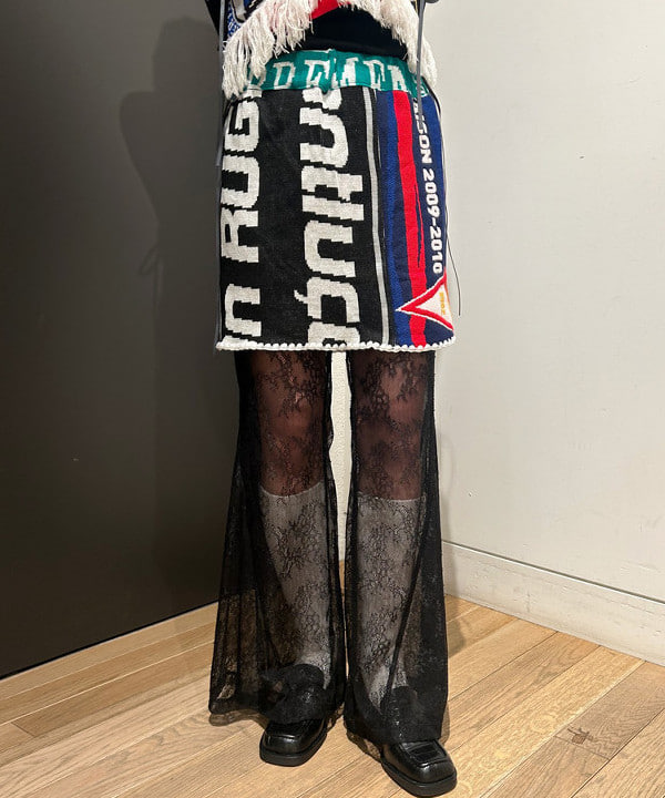 佐藤 亜美さんの「BEAMS WOMEN｜リブ タートルネックニット」を使ったコーディネート