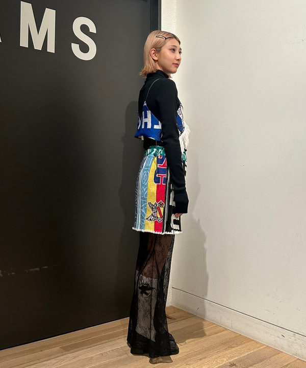 佐藤 亜美さんの「BEAMS WOMEN｜リブ タートルネックニット」を使ったコーディネート