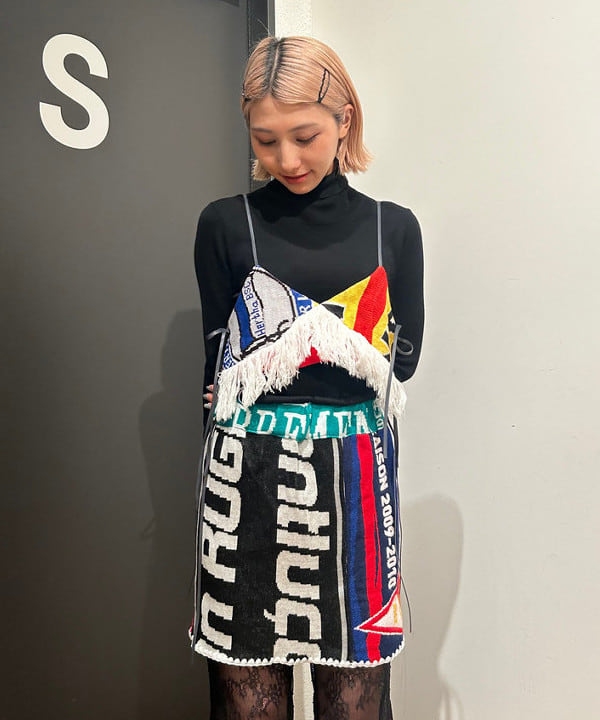 佐藤 亜美さんの「BEAMS WOMEN｜リブ タートルネックニット」を使ったコーディネート