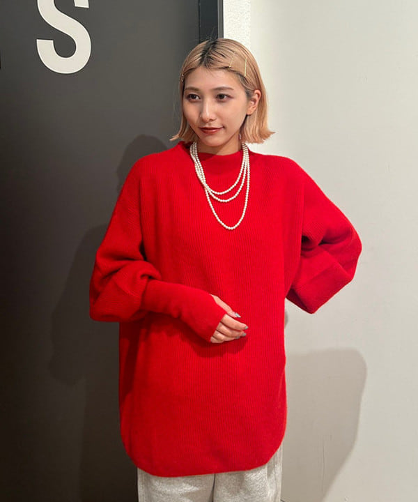 佐藤 亜美さんの「BEAMS WOMEN｜樹脂 パール ロング ネックレス」を使ったコーディネート