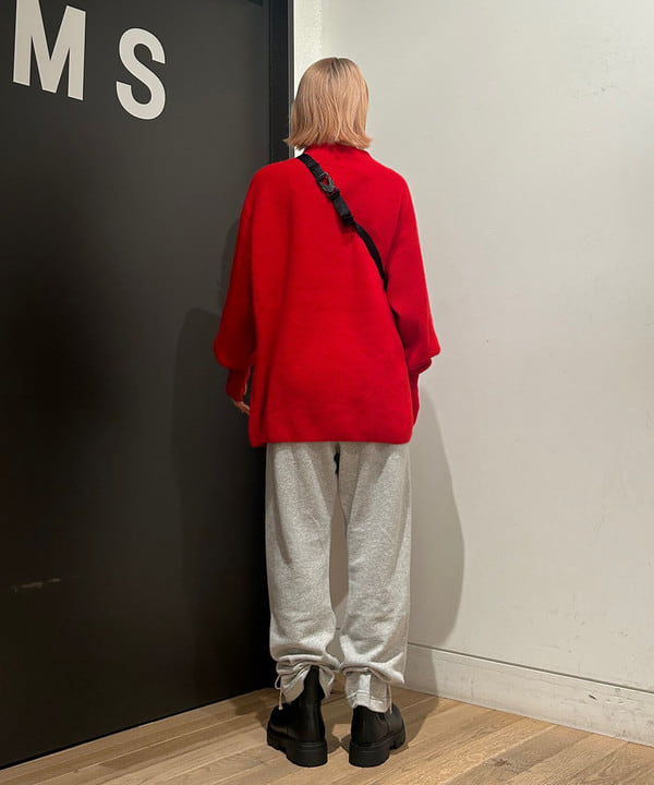佐藤 亜美さんの「BEAMS WOMEN｜樹脂 パール ロング ネックレス」を使ったコーディネート