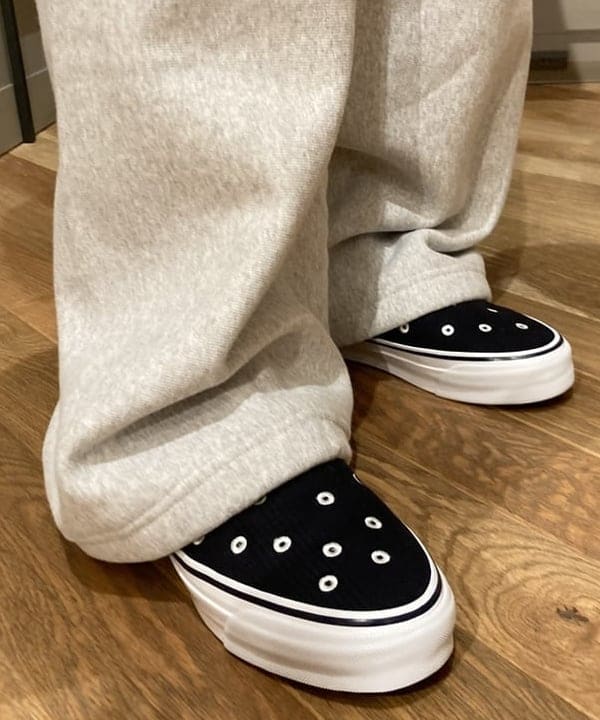 ディクソン 太陽さんの「BEAMS WOMEN｜VANS / HARAJUKU PUNK スリッポン 98」を使ったコーディネート