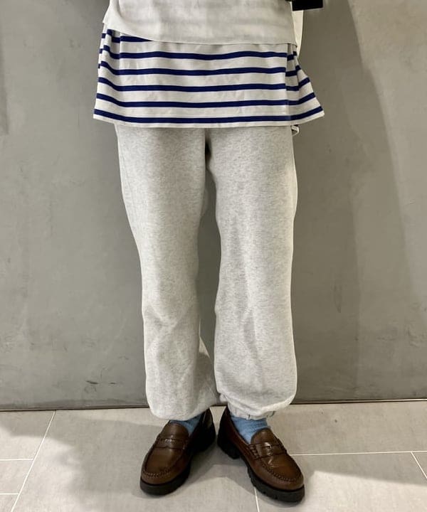 小原 もこさんの「BEAMS WOMEN｜BRIEFING / 別注 トラベル バッグ」を使ったコーディネート