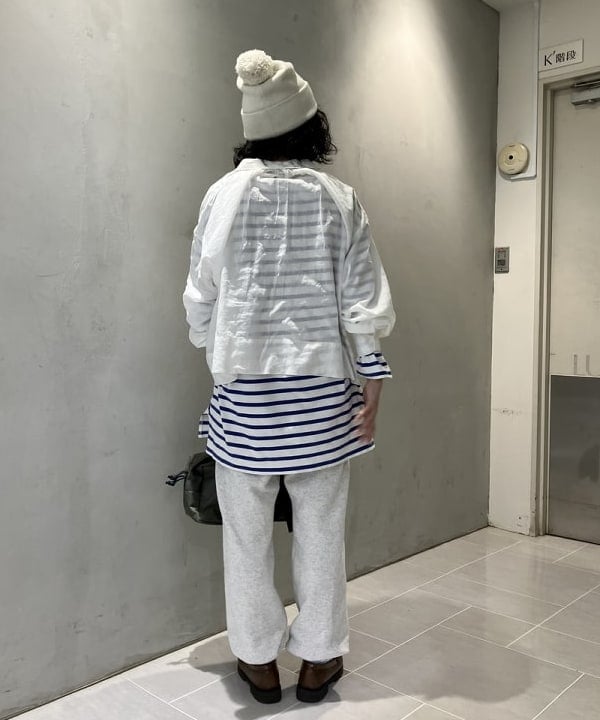 小原 もこさんの「BEAMS WOMEN｜BRIEFING / 別注 トラベル バッグ」を使ったコーディネート
