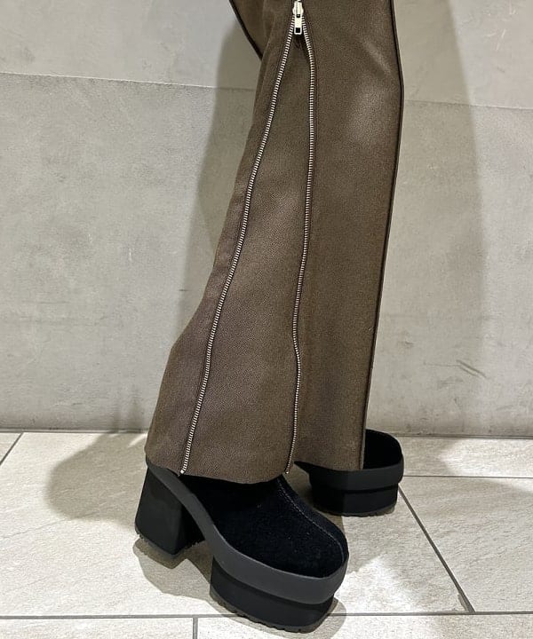 ササキさんの「BEAMS WOMEN｜サイド ジップ フレア パンツ」を使ったコーディネート