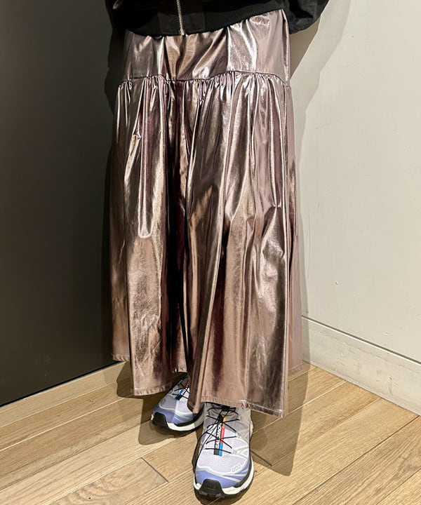 早川 萌子さんの「BEAMS WOMEN｜シアー ラッフル ブラウス」を使ったコーディネート