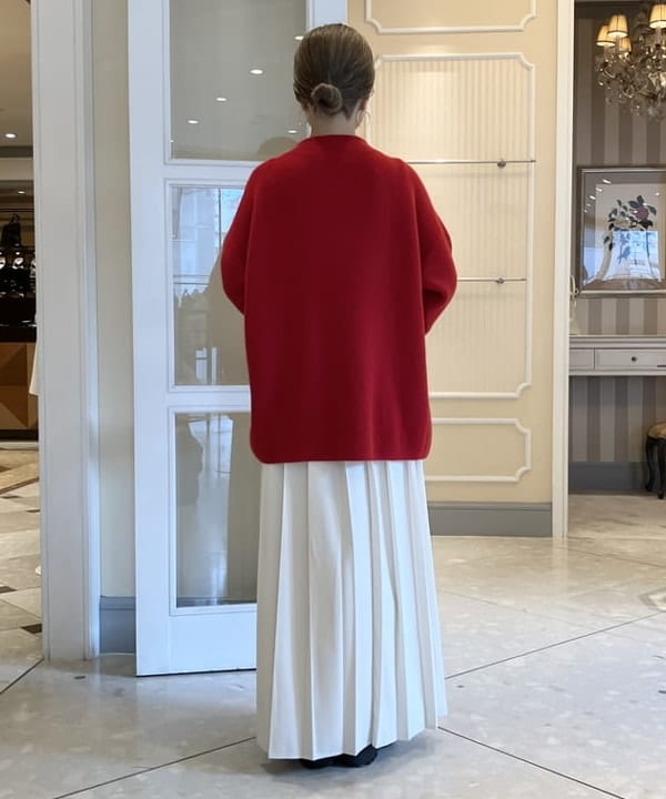 蒲原 捺美さんの「BEAMS WOMEN｜COG THE BIGSMOKE / KAMILLE PLEATS ラップ スカート」を使ったコーディネート