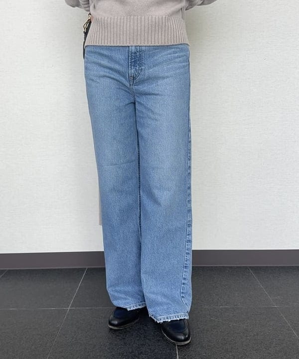 大浦 栞さんの「BEAMS WOMEN｜upper hights / THE NIECE デニムパンツ」を使ったコーディネート