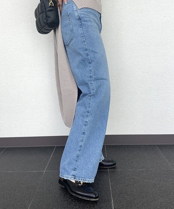大浦 栞さんの「BEAMS WOMEN｜upper hights / THE NIECE デニムパンツ」を使ったコーディネート