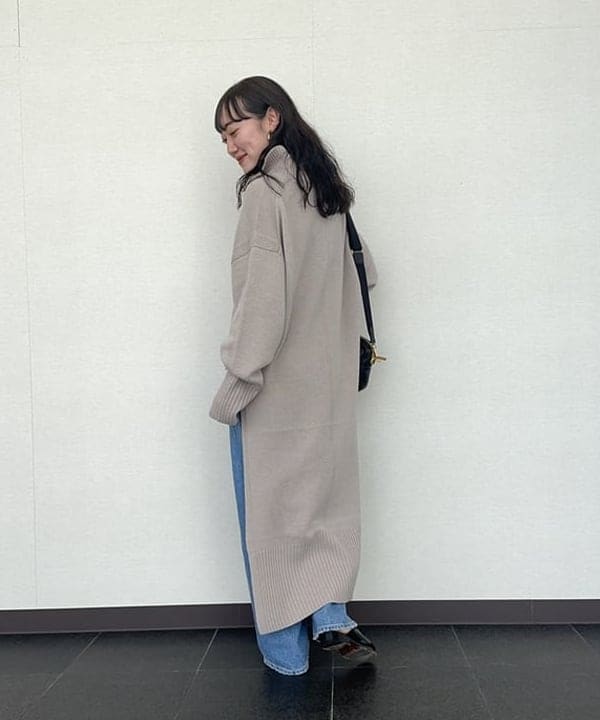 大浦 栞さんの「BEAMS WOMEN｜upper hights / THE NIECE デニムパンツ」を使ったコーディネート