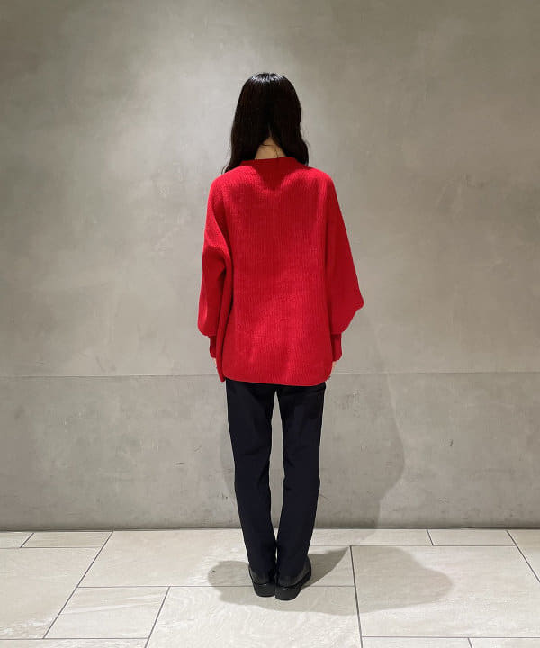 高木 菜央さんの「BEAMS WOMEN｜GIANNI NOTARO / ポリッシュ クロア ハンドバッグ」を使ったコーディネート