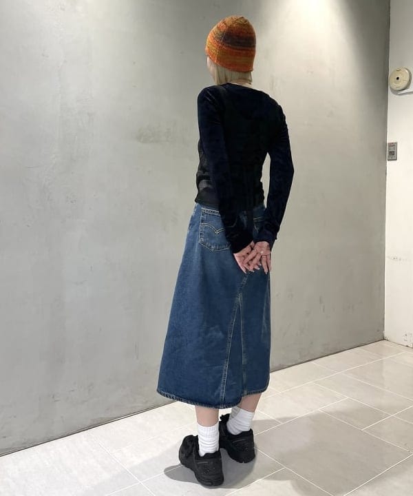 りりさんの「BEAMS WOMEN｜LEVI’S(R) / HIGH RISE A-LINE DECON SKIRT」を使ったコーディネート