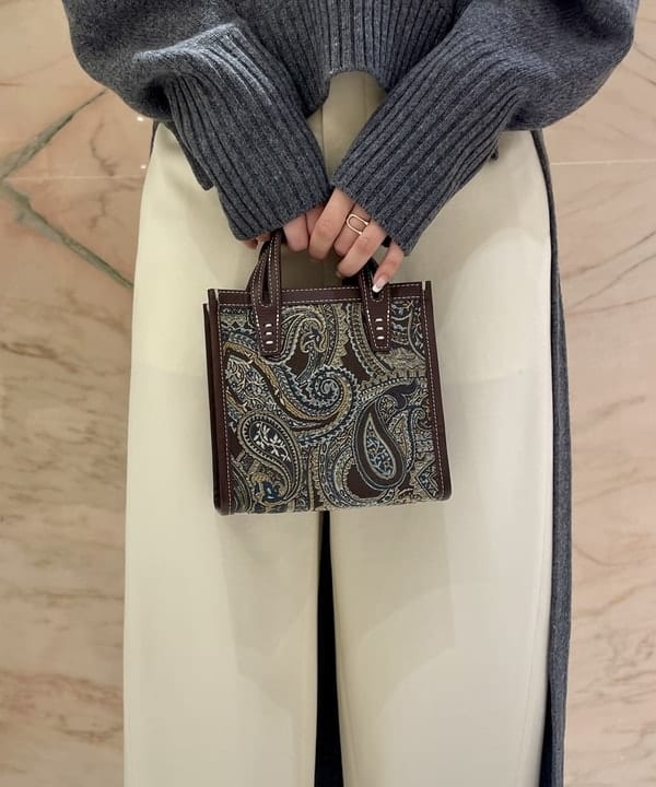 ゆうかさんの「BEAMS WOMEN｜A VACATION / TINY LAKE ミニ トートバッグ」を使ったコーディネート