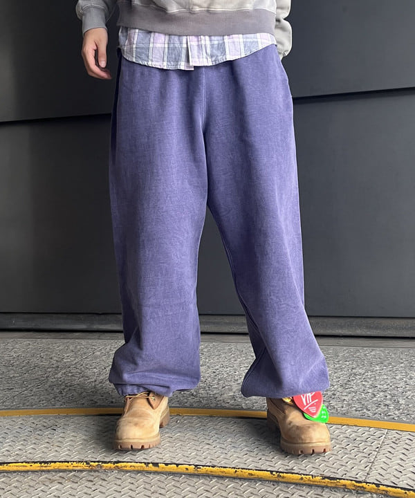 宮越 拓斗さんの「BEAMS WOMEN｜フェード ワイド スウェット パンツ」を使ったコーディネート