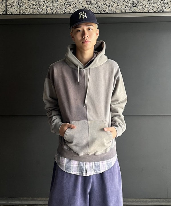 宮越 拓斗さんの「BEAMS WOMEN｜フェード ワイド スウェット パンツ」を使ったコーディネート