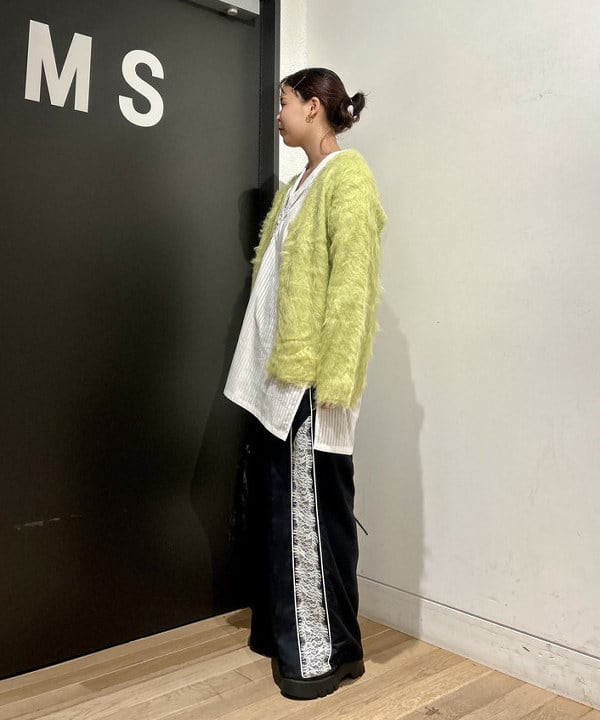 早川 萌子さんの「BEAMS WOMEN｜サイド レース ラインパンツ」を使ったコーディネート