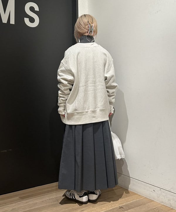 安藤 菜央さんの「BEAMS WOMEN｜ダブル ベルト プリーツ スカート」を使ったコーディネート