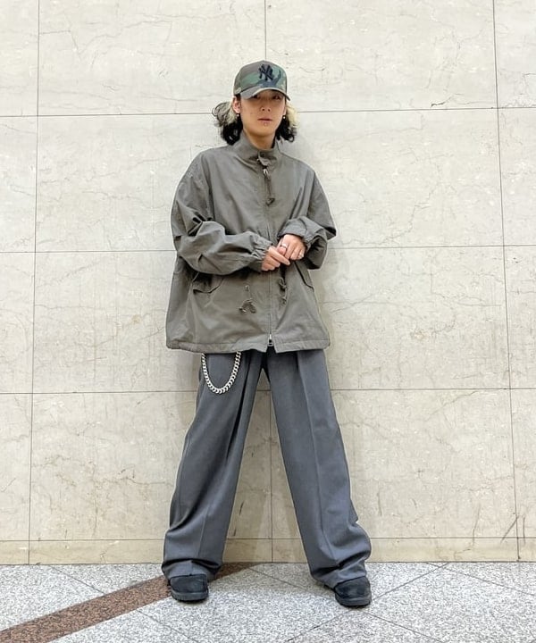 菊田 悠さんの「BEAMS WOMEN｜2プリーツ ワイド スラックス」を使ったコーディネート