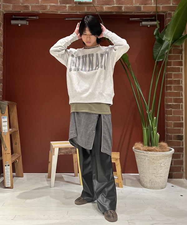 shimaさんの「BEAMS WOMEN｜【別注】Champion × MIN-NANO / ロゴ クルーネック スウェット」を使ったコーディネート