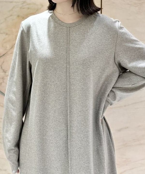 大川 美咲さんの「BEAMS WOMEN｜ATON / メリノ カレッジ ジャージ クルーネック ワンピース」を使ったコーディネート