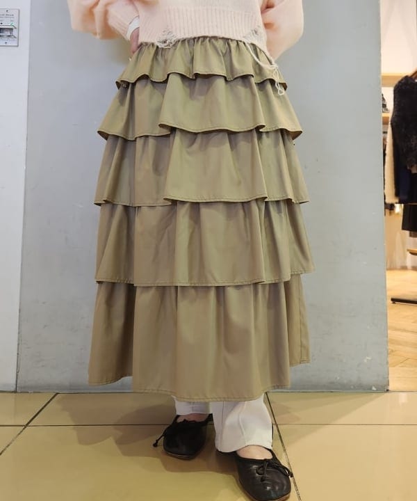 saori KATOさんの「BEAMS WOMEN｜Ray BEAMS / ティアード ギャザー スカート」を使ったコーディネート