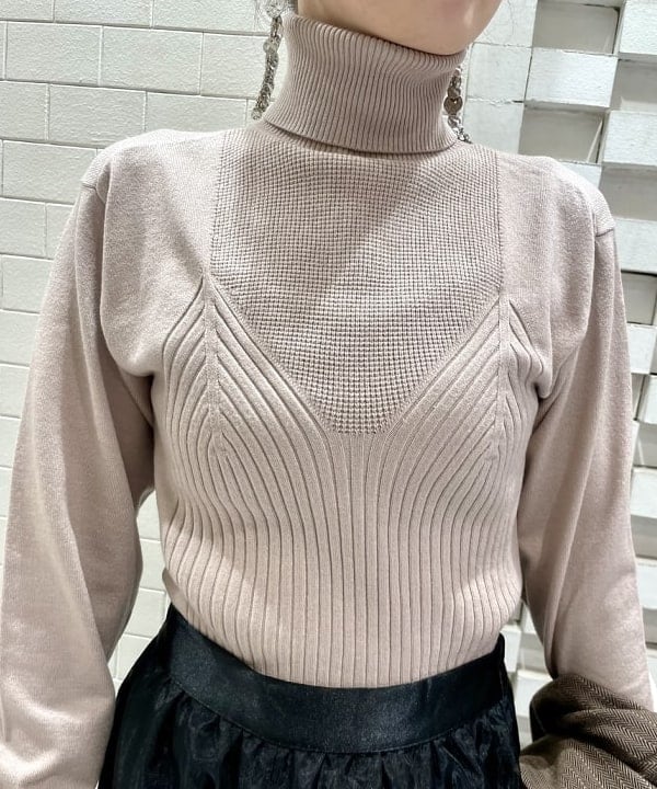 カタヤマ アヤさんの「BEAMS WOMEN｜フラップ ミニ バッグ」を使ったコーディネート