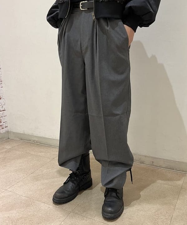 DAIKOKUさんの「BEAMS WOMEN｜2プリーツ ワイド スラックス」を使ったコーディネート