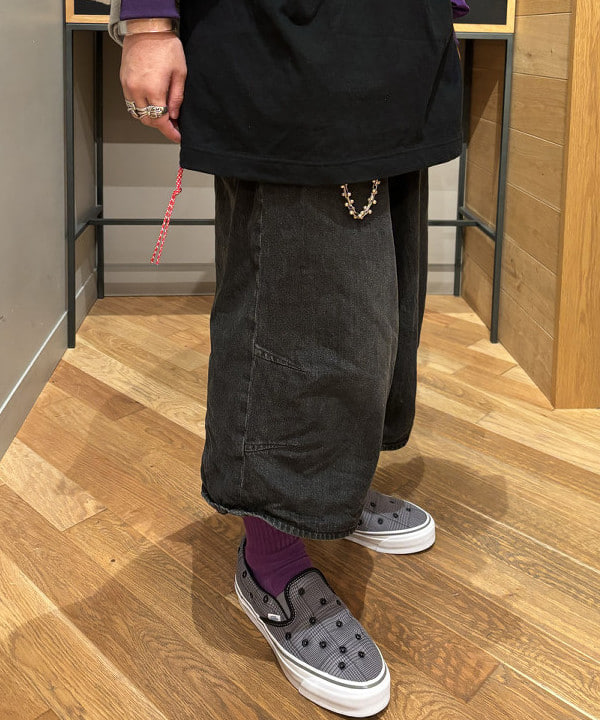 三宅 康平さんの「BEAMS WOMEN｜VANS / HARAJUKU PUNK スリッポン 98」を使ったコーディネート