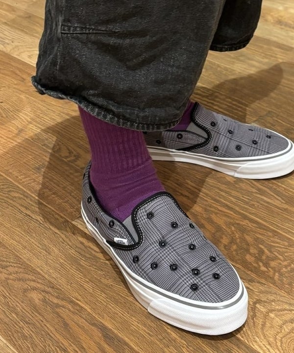 三宅 康平さんの「BEAMS WOMEN｜VANS / HARAJUKU PUNK スリッポン 98」を使ったコーディネート