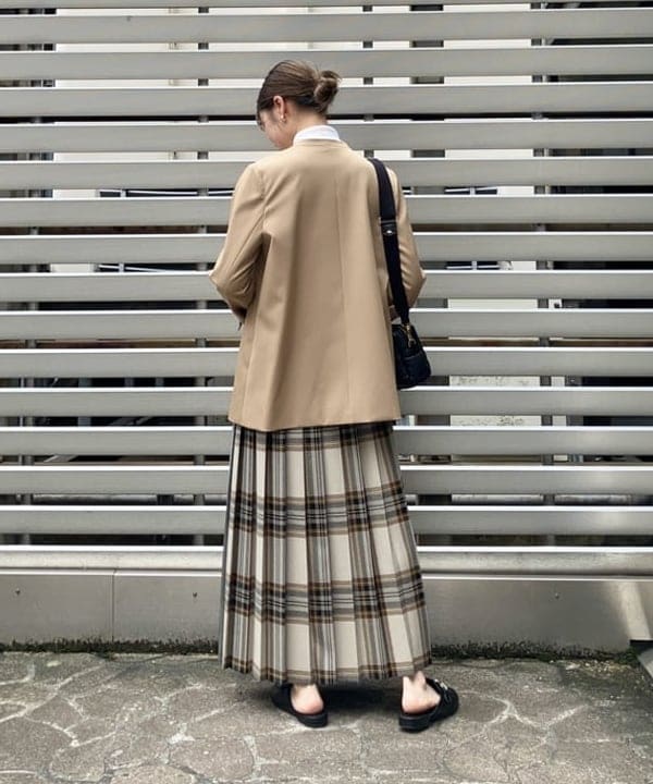YUIさんの「BEAMS WOMEN｜1ボタン ラペルレス ジャケット」を使ったコーディネート