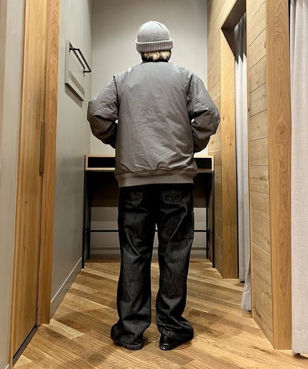 新里 京介さんの「BEAMS WOMEN｜BEAMS PLUS / バックフリース ミリタリー ライナー」を使ったコーディネート