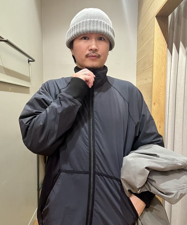 新里 京介さんの「BEAMS WOMEN｜BEAMS PLUS / バックフリース ミリタリー ライナー」を使ったコーディネート