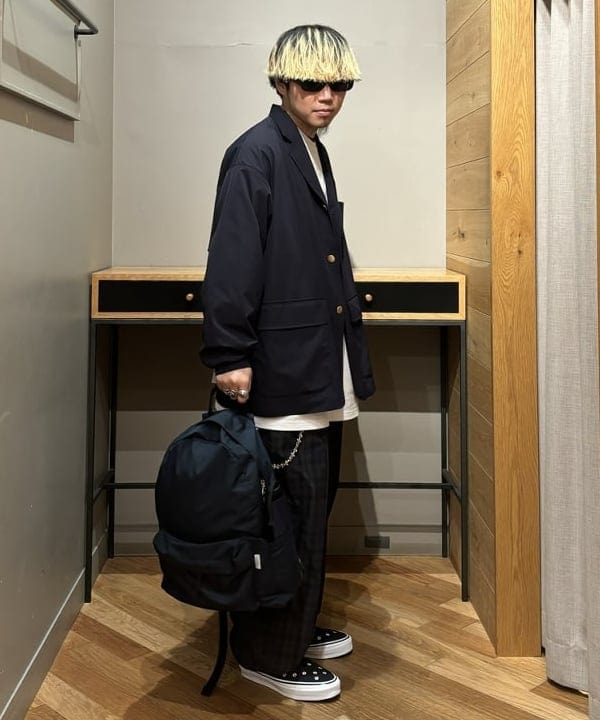 三宅 康平さんの「BEAMS WOMEN｜ベーシック 折り畳み傘」を使ったコーディネート